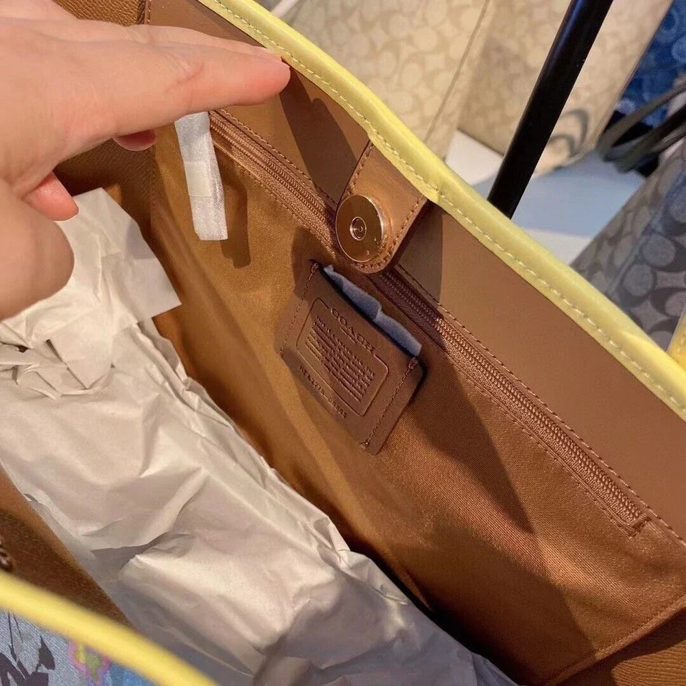 NWT Coach C8605 City Tote Dreamy Veggie Horse And Carriage Signature Org $378 - Picture 4 of 10